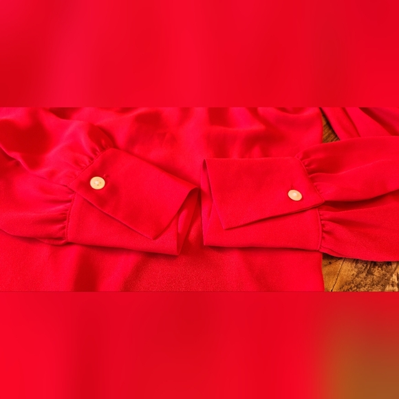 Loft Red Long Sleeve Blouse With Button Back Size Small - Picture 9 of 11